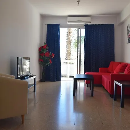 Pelides Apartament *