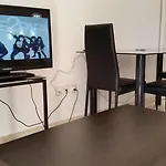 아파트 Pelides 라르나카