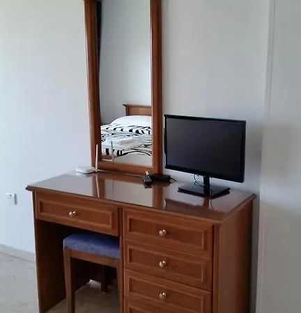 Apartment Pelides *